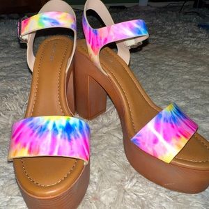NWT Gianni Bini Tie Dye Platform Heels, Sz. 10